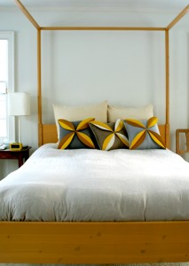 felt-flower-pillows425